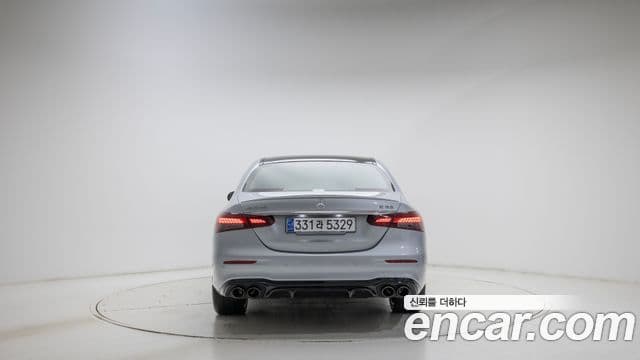 Mercedes-Benz E-Class 2023 — Photo 11/20