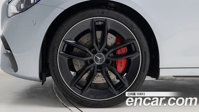 Mercedes-Benz E-Class 2023 — Photo 17/20