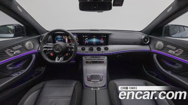 Mercedes-Benz E-Class 2023 — Photo 3/20
