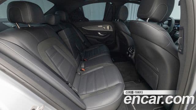Mercedes-Benz E-Class 2023 — Photo 19/20