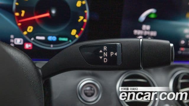 Mercedes-Benz E-Class 2023 — Photo 6/20
