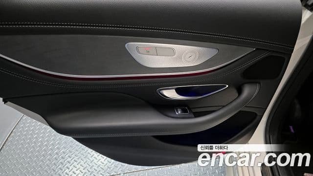 Mercedes-Benz CLS-Class 2020 — Photo 13/30