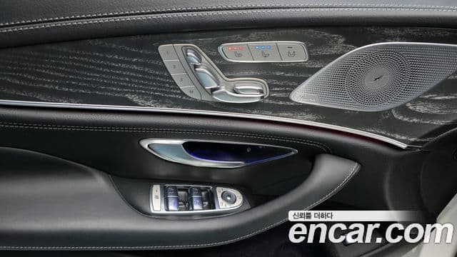 Mercedes-Benz CLS-Class 2020 — Photo 21/30