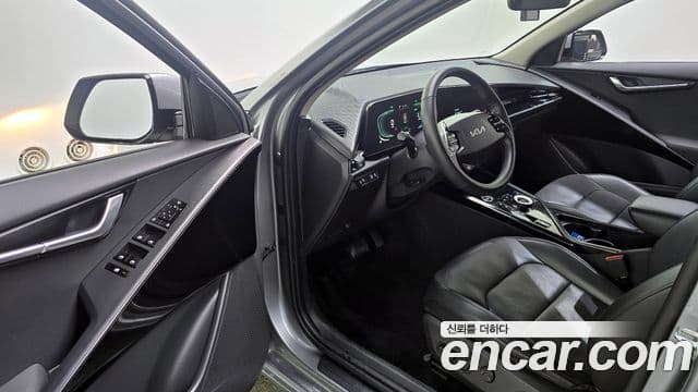 Kia Niro 2023 — ფოტო 10/20