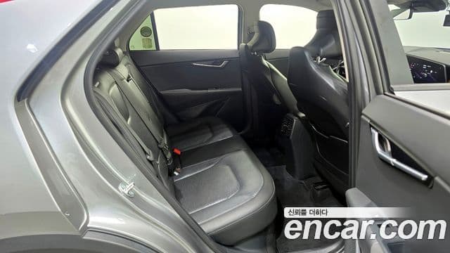 Kia Niro 2023 — ფოტო 11/20