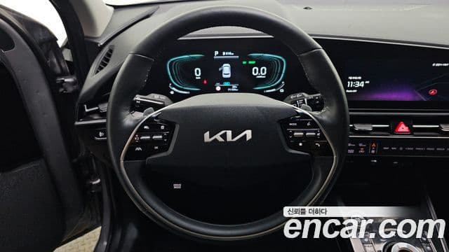 Kia Niro 2023 — ფოტო 16/20