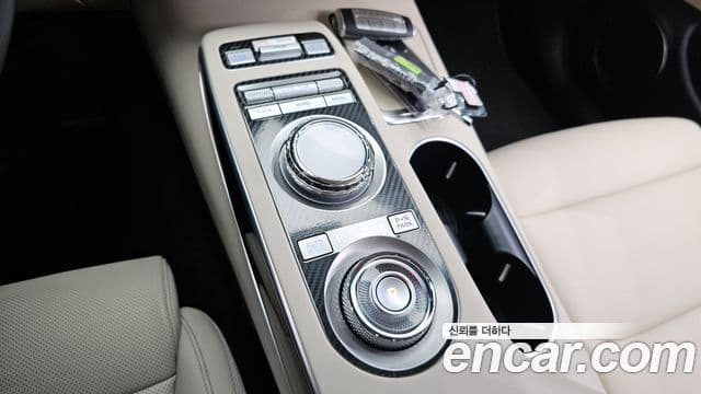 Genesis GV70 2022 — Photo 18/20