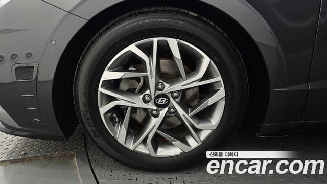 Hyundai Sonata 2020 — ფოტო 5/20