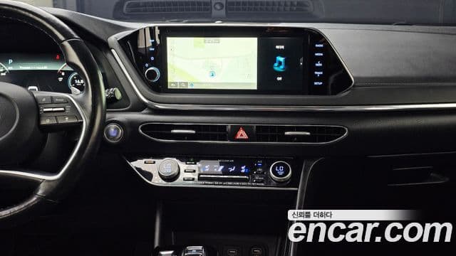 Hyundai Sonata 2020 — ფოტო 19/20