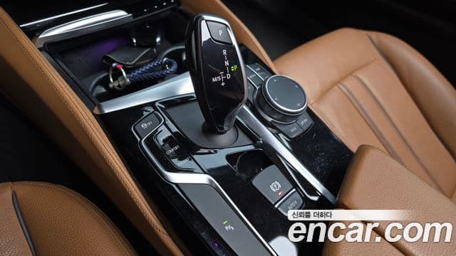 BMW 5 Series 2020 — Şəkil 9/20