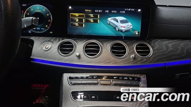 Mercedes-Benz E-Class 2022 — Фото 14/20