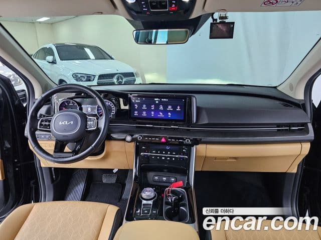 Kia Carnival 2022 — ფოტო 8/20