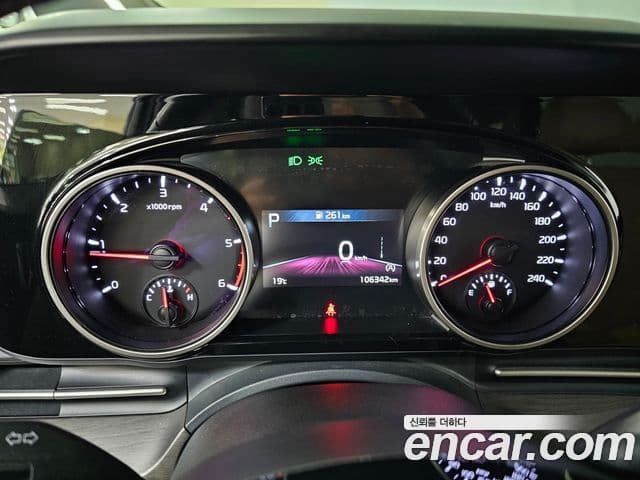 Kia Carnival 2022 — ფოტო 9/20