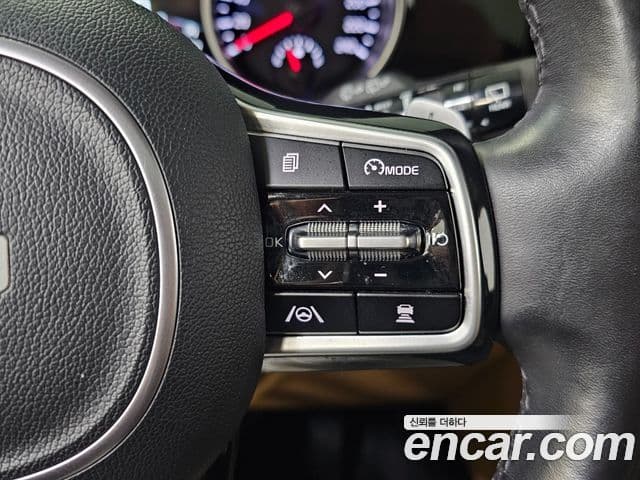 Kia Carnival 2022 — ფოტო 14/20