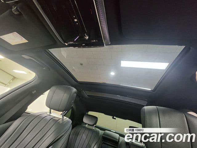 Mercedes-Benz S-Class 2023 — Photo 13/20