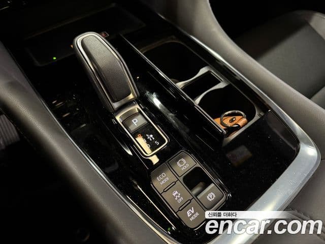 Toyota Alphard 2024 — ფოტო 8/14