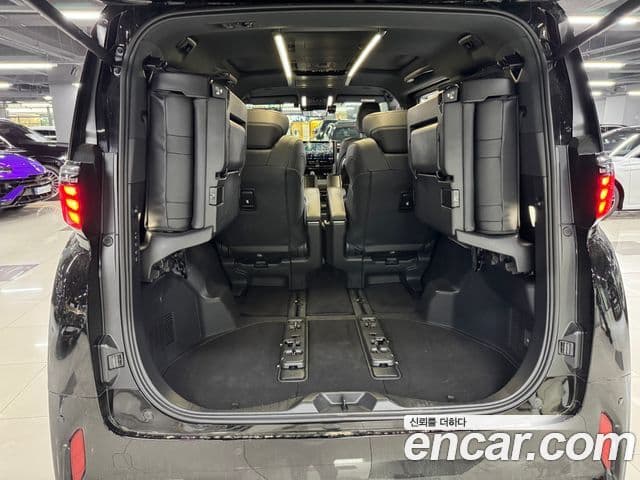 Toyota Alphard 2024 — ფოტო 12/14