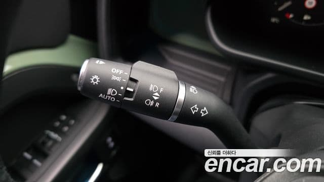 Land Rover Defender 2023 — Photo 22/33