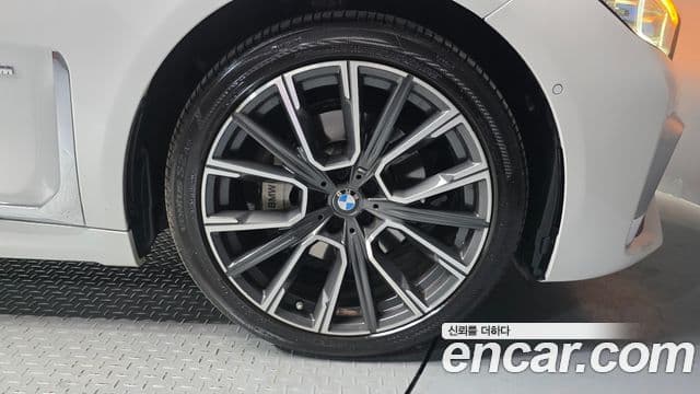 BMW 7 Series 2020 — Photo 9/34