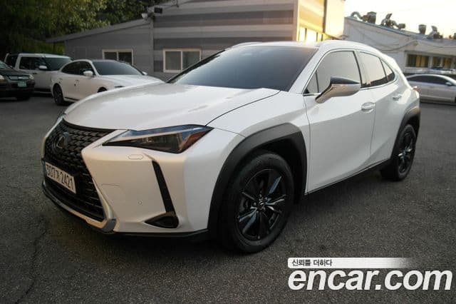 Lexus UX300h 2024 — Photo 15/20