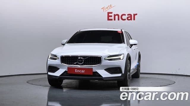 Volvo V60 Cross Country 2019 — Photo 7/20