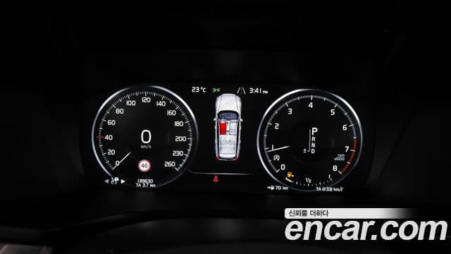 Volvo V60 Cross Country 2019 — Photo 8/20