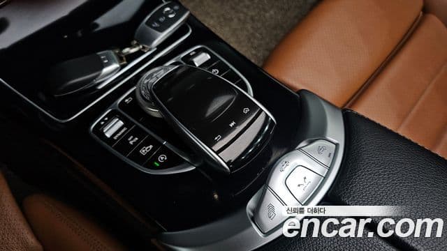 Mercedes-Benz C-Class 2019 — Şəkil 16/20