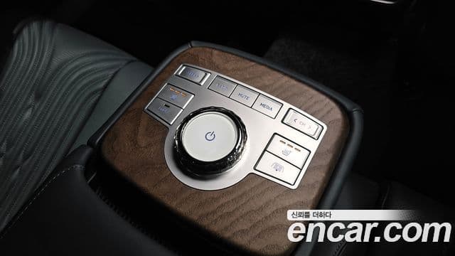 Genesis Electrified G80 2023 — ფოტო 14/20