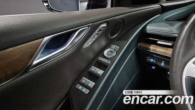 Genesis Electrified G80 2023 — ფოტო 19/20