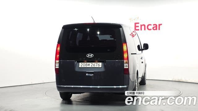 Hyundai Staria 2024 — ფოტო 4/20