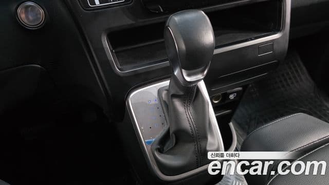 Hyundai Staria 2024 — ფოტო 9/20