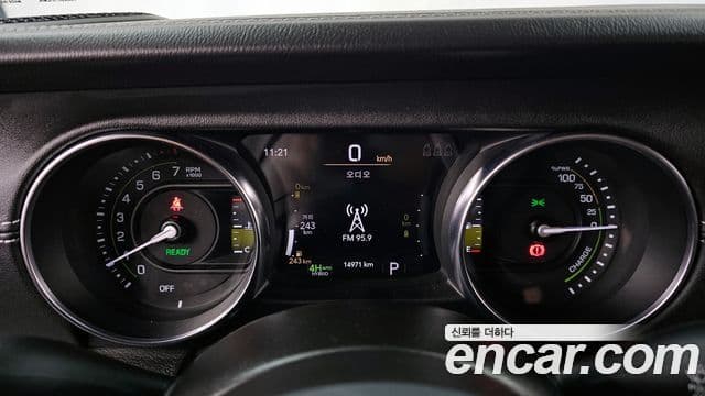 Jeep Wrangler 2022 — Şəkil 8/20