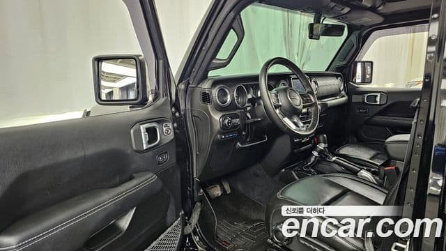 Jeep Wrangler 2022 — Şəkil 10/20