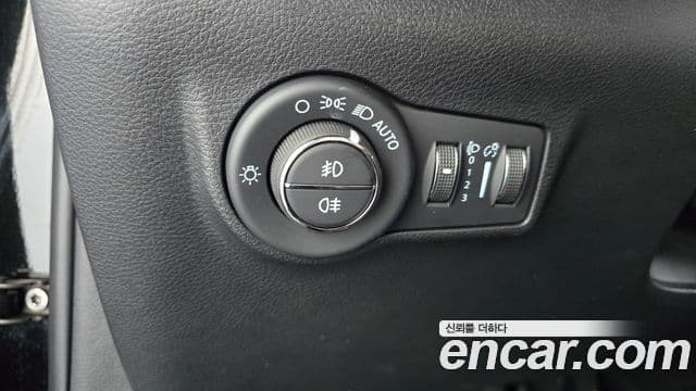 Jeep Compass 2022 — ფოტო 17/20