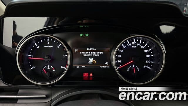 Kia Carnival 2022 — Фото 8/20