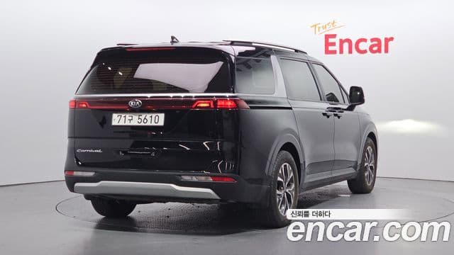 Kia Carnival 2021 — ფოტო 2/20