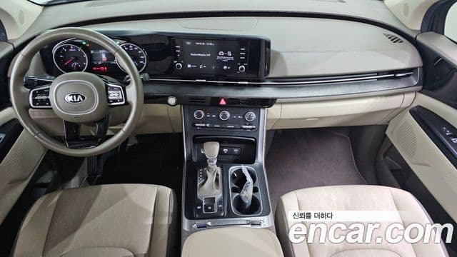 Kia Carnival 2021 — ფოტო 7/20