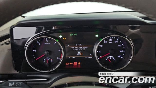Kia Carnival 2021 — ფოტო 8/20