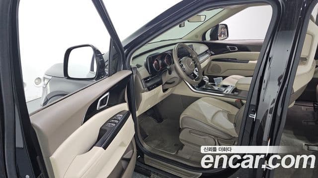 Kia Carnival 2021 — ფოტო 10/20