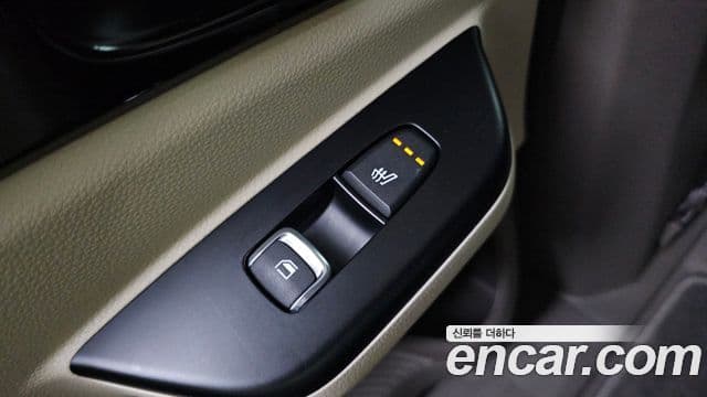 Kia Carnival 2021 — ფოტო 17/20