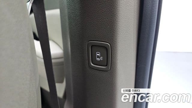 Kia Carnival 2021 — ფოტო 18/20