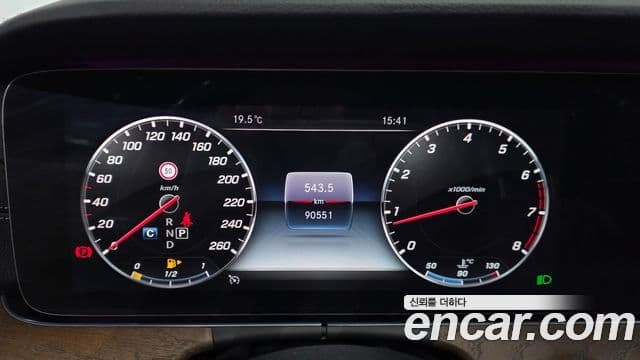 Mercedes-Benz E-Class 2019 — Şəkil 7/20