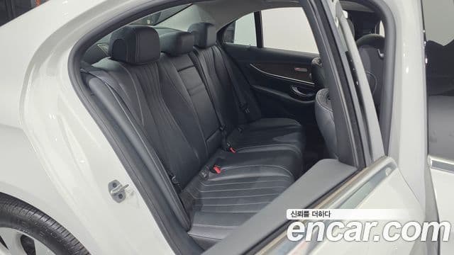 Mercedes-Benz E-Class 2019 — Şəkil 11/20
