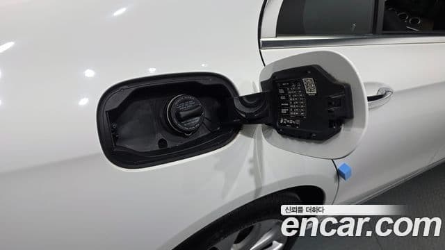 Mercedes-Benz E-Class 2019 — Şəkil 12/20