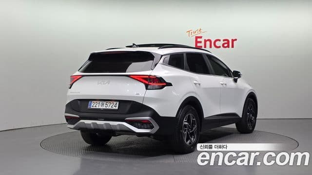 Kia Sportage 2023 — Фото 2/20