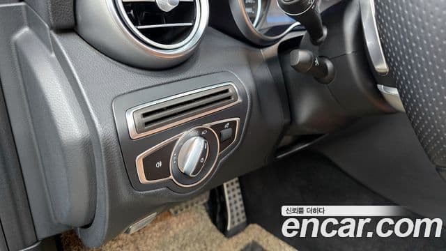 Mercedes-Benz C-Class 2019 — Şəkil 18/20