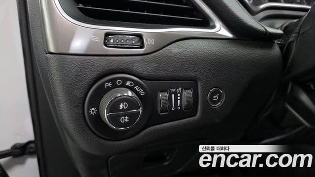 Jeep Cherokee 2019 — Фото 18/20