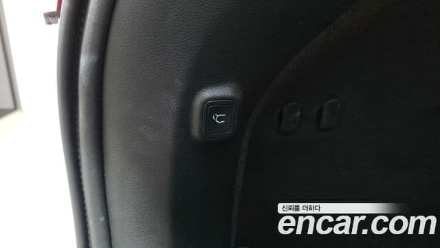Jeep Cherokee 2019 — Şəkil 28/30