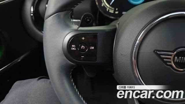 Mini Cooper S Clubman 2023 — Şəkil 17/20
