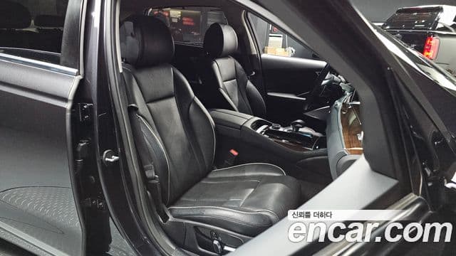 Kia The K9 2018 — Photo 33/34